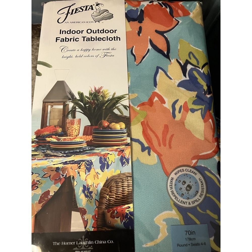 NIP! Fiesta Indoor Outdoor Fabric Tablecloth  70"‎ Round